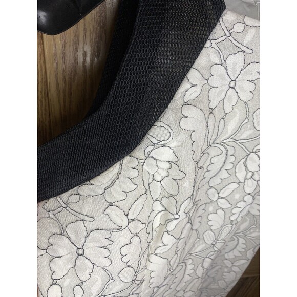 Belle Badgley mischka Sadie Floral Lace and Mesh Cocktail Dress Size 4 - Picture 5 of 7
